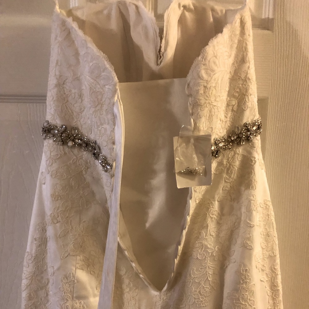 Gorgeous mermaid wedding dress - Picture 3 of 4